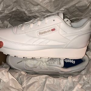 Women’s Reebok classic white sneakers